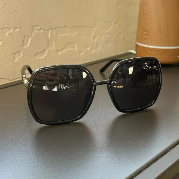 Square Gucci sunglasses - Picture 5 of 13
